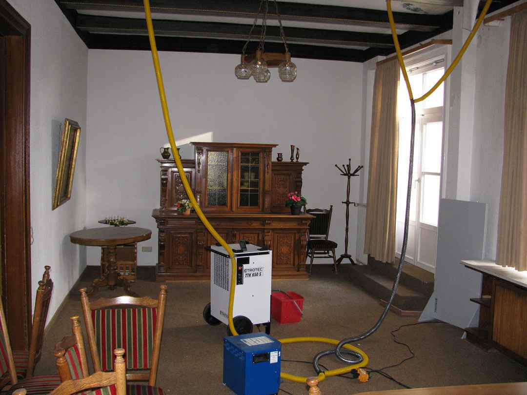 Enttek.de, Wasserschaden, Hygrostatgesteuerte Trocknung, Bad Sachsa, Bad Lauterberg, Osterode, Nordhausen, Eichsfeld, Harz